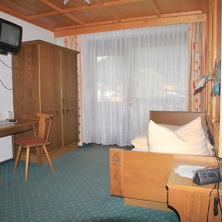 Berghaus Maria Bed & Breakfast Pettneu am Arlberg Exterior photo